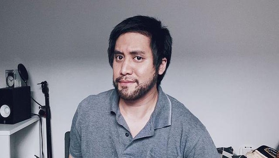 Kevin Aprilio sempat mengubah gaya rambutnya beberapa kali. Penampilan terbaru dan bedanya ini bikin pangling. Yuk intip!