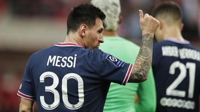 Messi Usai Reims vs PSG, Gendong Anak dan Diajak Foto
