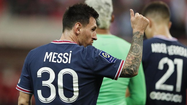 Bintang Paris Saint-Germain Lionel Messi disebut masih frustrasi karena tidak bisa bertahan di Barcelona pada musim ini.