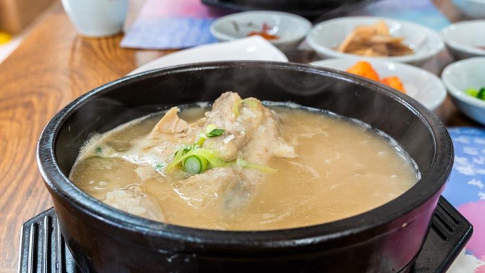 Mengenal Samgyetang, Sup Ayam Khas Korea yang Sering Disantap Saat Musim Panas