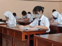 Sekolah Tatap Muka Dibuka, Bagaimana Nasib Anak yang Belum Bisa Vaksinasi?