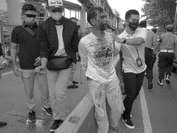 Penjelasan Polisi soal Pria Berkaus Komando Rizieq Shihab Terluka di Kepala