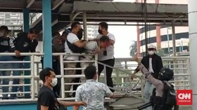 Warga Bercucur Darah Pakai Baju #2019KomandoHabibRizieqSyihab
