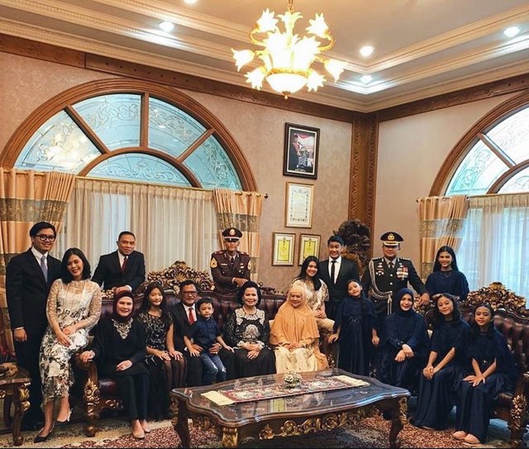 Sosok Andika Mahardika Taruna Akpol Tampan Anak Bupati & Cucu Eks Kapolri Andika Mahardika seorang taruna Akpol yang jadi sorotan karena wajah tampannya. Yuk intip potretnya!