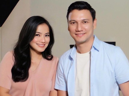 Hargai Privasi Suami, Titi Kamal Tak Pernah Kepo Isi HP Christian Sugiono