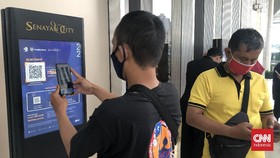 Pengguna Keluhkan Pedulilindungi Lambat Dipakai Masuk Mal
