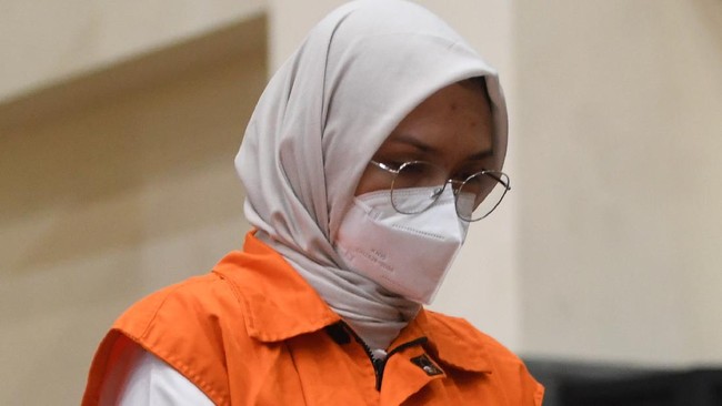KPK menelusuri aset-aset milik Bupati nonaktif Probolinggo Puput Tantriana Sari yang disamarkan dengan menggunakan nama-nama pihak tertentu.