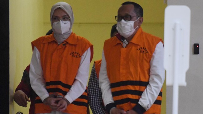 Penahanan empat orang tersangka kini menjadi kewenangan JPU. Mereka ditahan selama 20 hari terhitung sejak hari ini di Rumah Tahanan Negara (Rutan) berbeda.