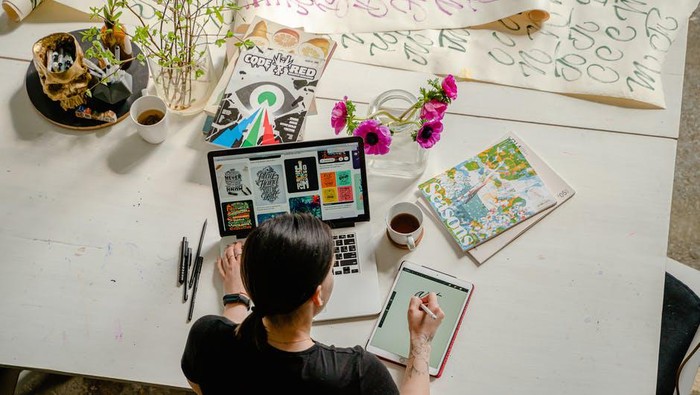 Toxic Productivity, Efek Hustle Culture yang Perlu Kamu Pahami dan Atasi Saat Masuk ke Dunia Kerja Toxic Productivity, Efek Hustle Culture yang Perlu Kamu Pahami dan Atasi Saat Masuk ke Dunia Kerja