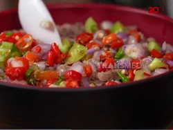 Bikin Laper! Ncess Nabati Cicip Rice Bowl Pakai Sambal Dabu-dabu yang Segar