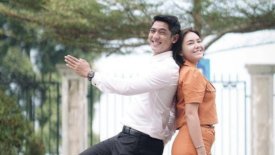 Pose mesra Amanda Manopo dan Arya Saloka dalam pemotretan terbaru mereka jadi sorotan. Yuk intip!