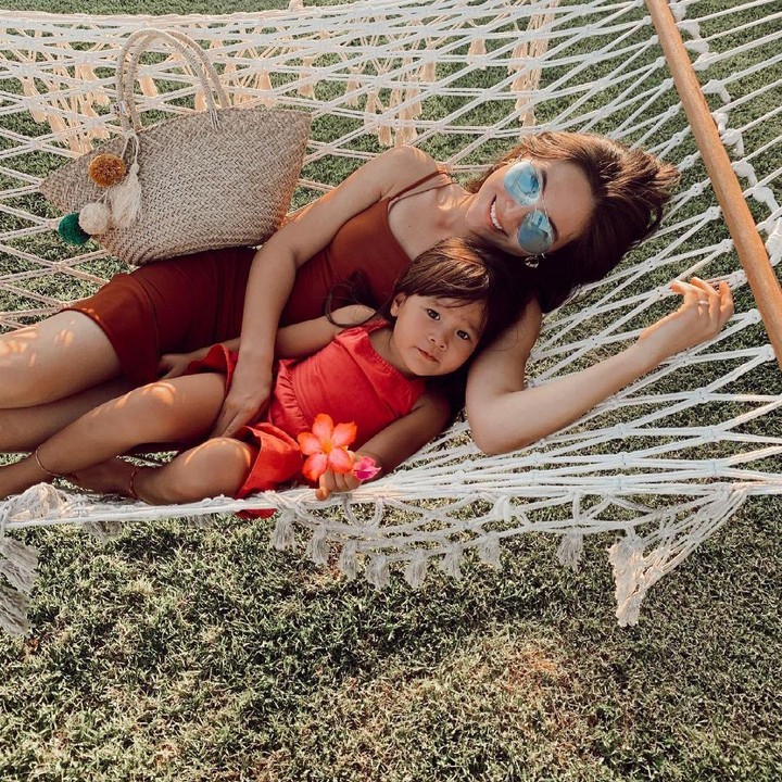 <p>Menikah pada 7 Mei 2014,  Olivia Jensen dan Arief Purnama kini telah dikaruniai putri cantik bernama Aurora. Aktris berdarah Denmark itu dikenal sering membintangi berbagai film dan sinetron serta menjadi model. Foto: Instagram @oliviajensen</p>