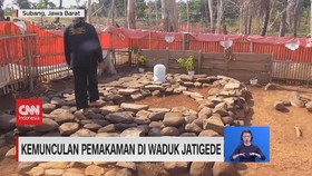 VIDEO: Waduk Jatigede Surut, Makam Bermunculan
