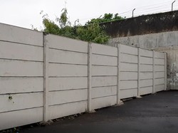 Hore! Benteng yang Halangi Akses Jalan SD Tugu Tasik Dirobohkan