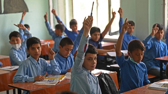 FOTO: Kegiatan Sekolah Kembali Normal Meski Taliban Berkuasa