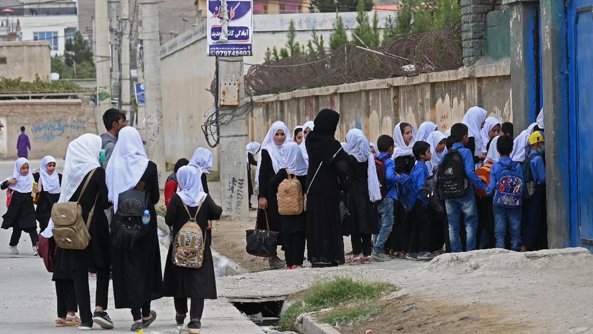 FOTO: Kegiatan Sekolah Kembali Normal Meski Taliban Berkuasa