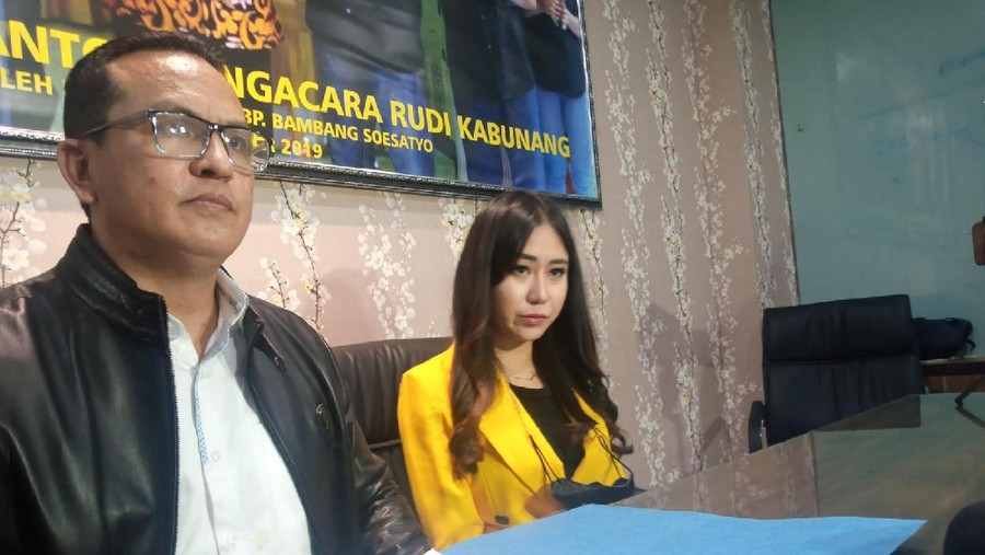 Ayu Thalia jelaskan laporannya terhadap Nicholas Sean