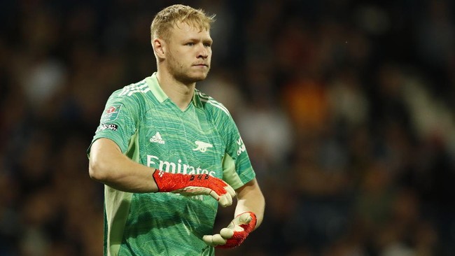 Duel Manchester United vs Arsenal bakal jadi panggung adu ketangkasan antara David de Gea lawan Aaron Ramsdale.