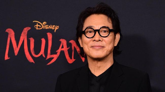 Penampilan Aktor laga Jet Li dalam sebuah iklan kembali jadi sorotan lantaran terlihat lebih tua dari usianya karena hipertiroid. Apa itu hipertiroid?