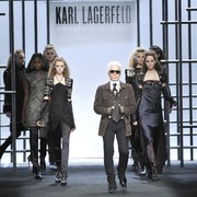 Disney Akan Garap Serial Drama tentang Kehidupan Desainer Karl Lagerfeld