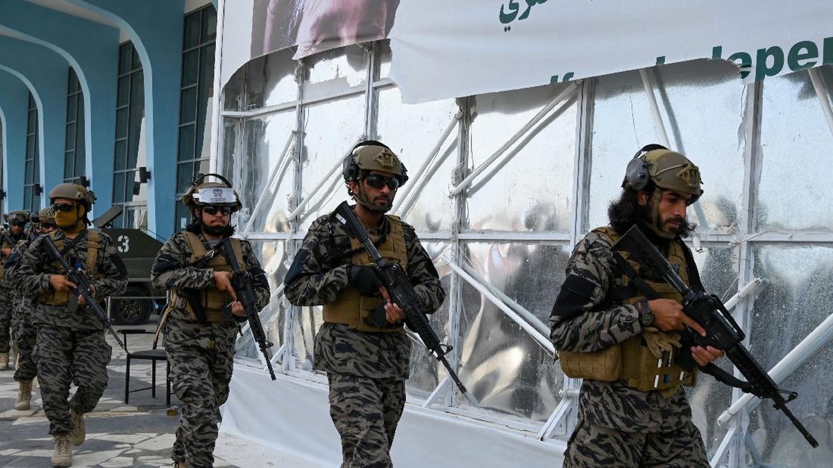 FOTO: Kehebohan Taliban Jajal Alutsista usai AS Hengkang