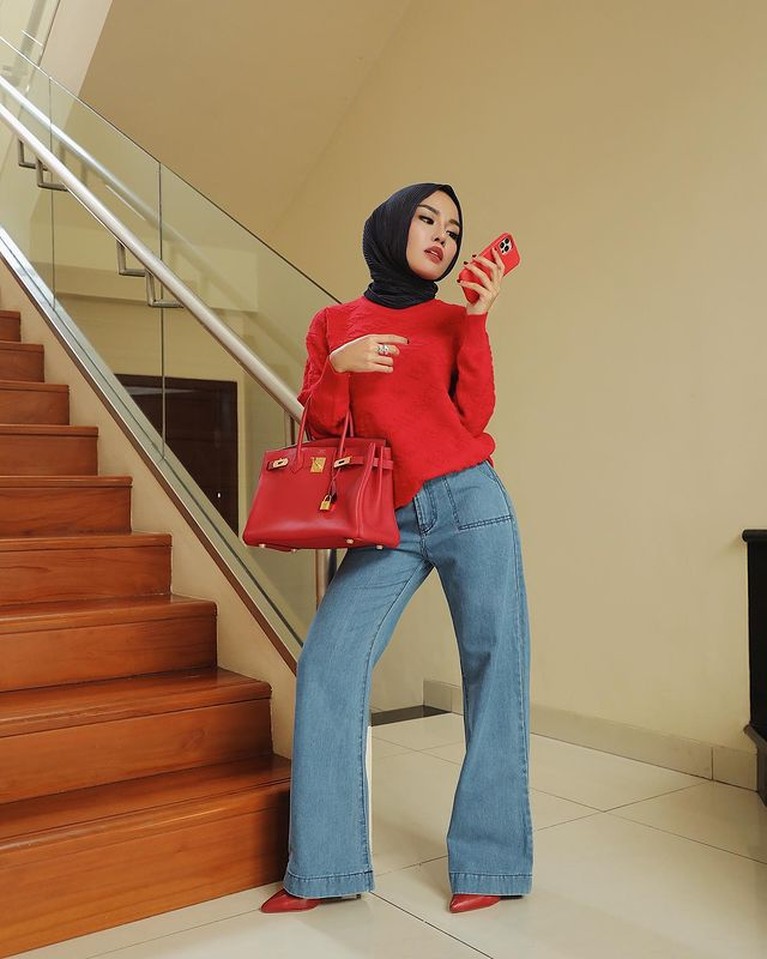Outfit Medina Zein dengan Barang Branded Harga Fantastis Outfit Medina Zein dengan Barang Branded Harga Fantastis