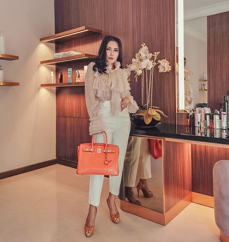 Potret Crazy Rich Surabaya Wanita 100 Hermes yang Tagih Medina Rp1 Miliar Potret Crazy Rich Surabaya Wanita 100 Hermes yang Tagih Medina Rp1 Miliar