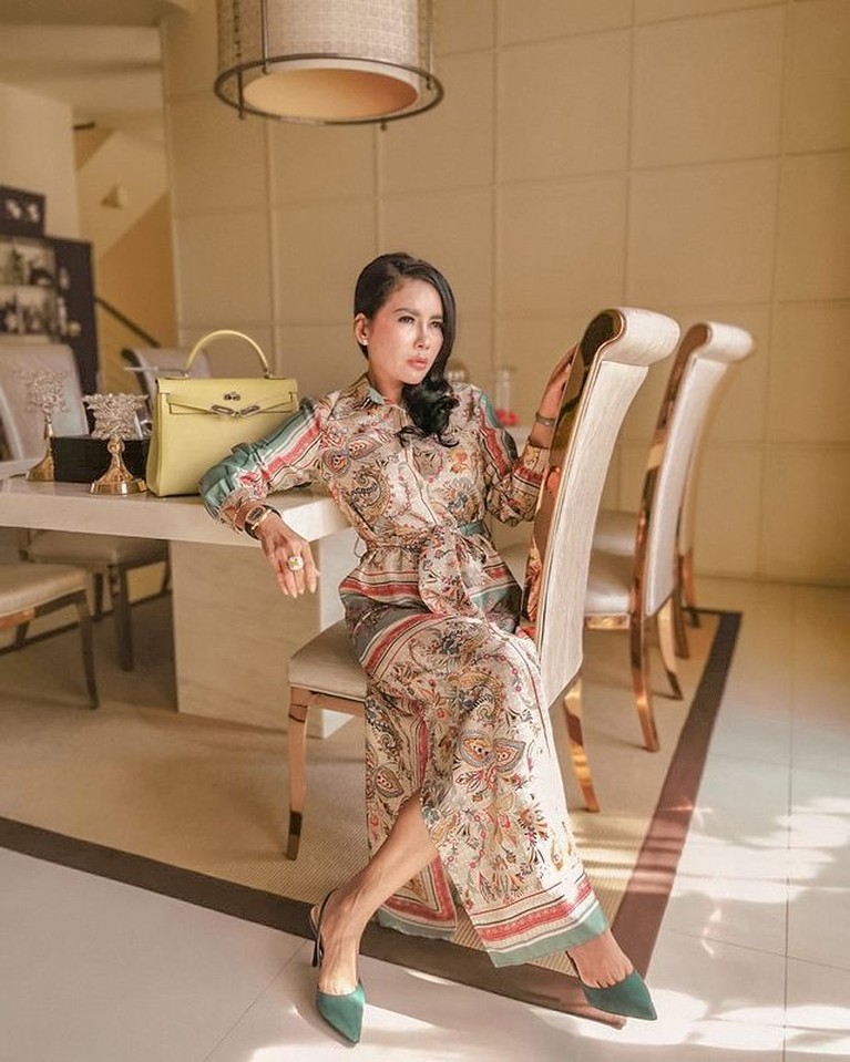 Potret Crazy Rich Surabaya Wanita 100 Hermes yang Tagih Medina Rp1 Miliar Potret Crazy Rich Surabaya Wanita 100 Hermes yang Tagih Medina Rp1 Miliar