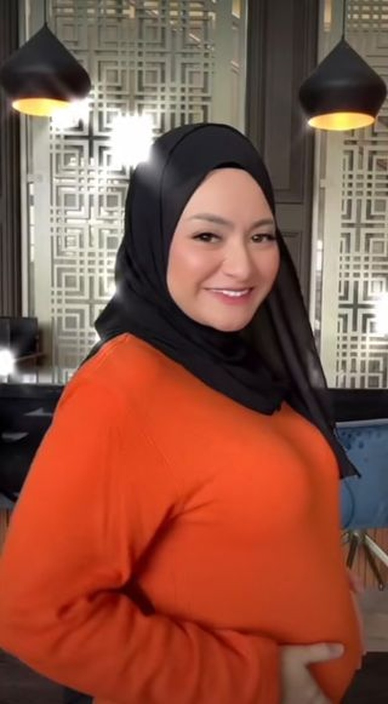 Potret Nathalie Holscher Bumil Cantik Pamer Baby Bump Potret Nathalie Holscher Bumil Cantik Pamer Baby Bump