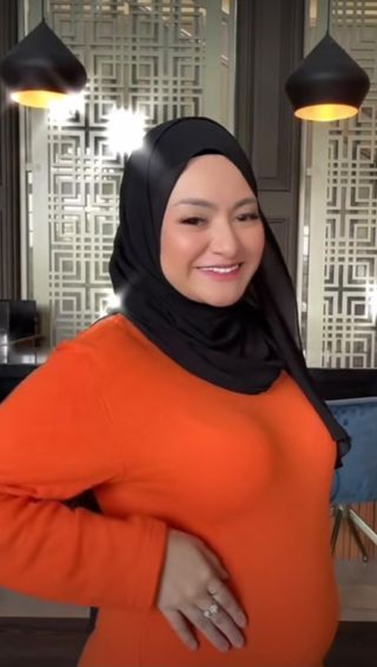Potret Nathalie Holscher Bumil Cantik Pamer Baby Bump Potret Nathalie Holscher Bumil Cantik Pamer Baby Bump