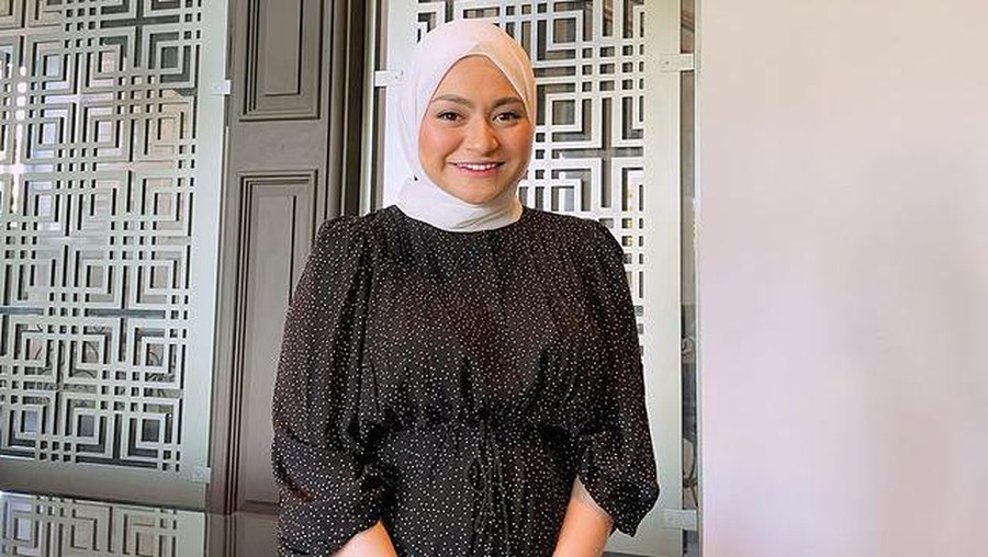 Potret Nathalie Holscher Bumil Cantik Pamer Baby Bump