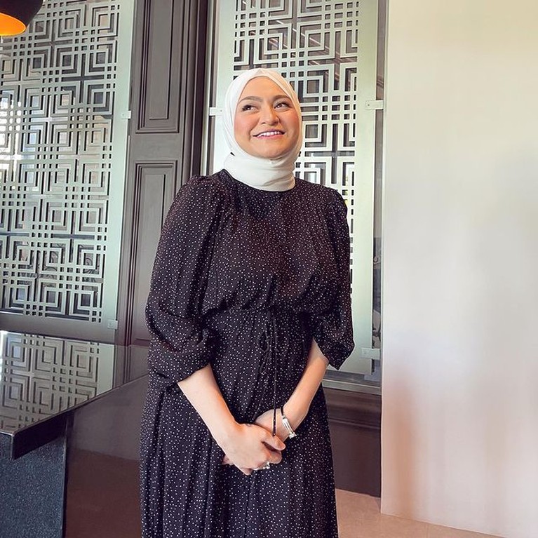Potret Nathalie Holscher Bumil Cantik Pamer Baby Bump Potret Nathalie Holscher Bumil Cantik Pamer Baby Bump