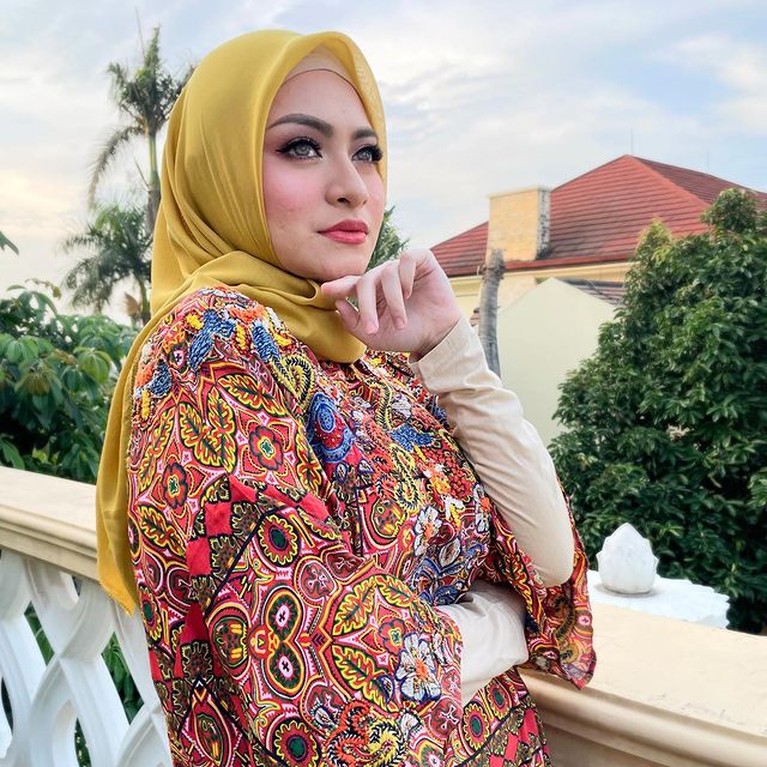 Potret Nathalie Holscher Bumil Cantik Pamer Baby Bump Potret Nathalie Holscher Bumil Cantik Pamer Baby Bump