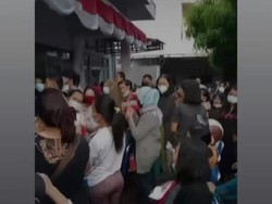 Warga Medan Berebut Antrean Vaksin COVID, Tempat Vaksinasi Bakal Ditambah