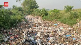 VIDEO: Jembatan Nyaris Ambruk Gara-Gara Lautan Sampah