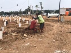 Makam Ambles di TPU Rorotan Jakut Diperbaiki, Begini Kondisinya
