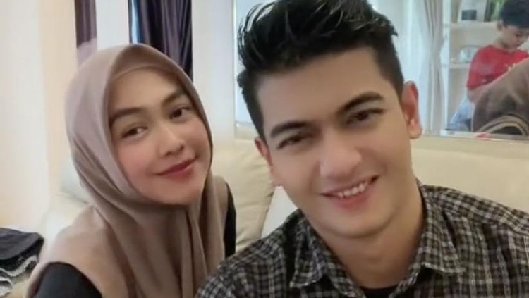 Teuku Ryan dan Ria Ricis Teuku Ryan dan Ria Ricis