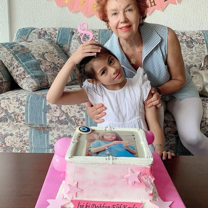 <p>Selain itu, Elif juga terlihat sebagai anak yang aktif dan ceria, lho. (Foto: Instagram @siti_perk)</p>