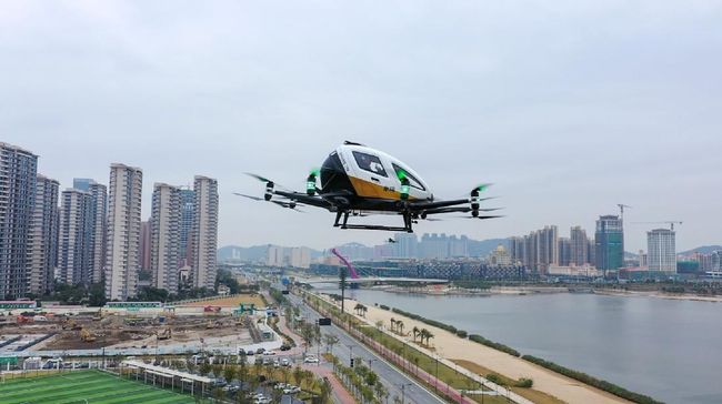 Drone raksasa atau taksi terbang bakal diuji coba di IKN pada 2024.