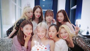Girls' Generation Tampil Dengan Member Lengkap, Akan Comeback Tahun 2022?