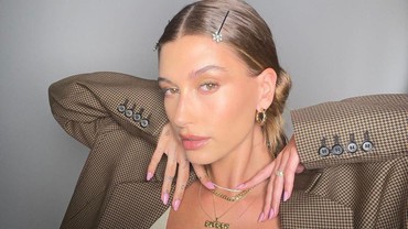 Hailey Bieber Ungkap Masa Kritis yang Mengerikan Saat Alami Ministroke