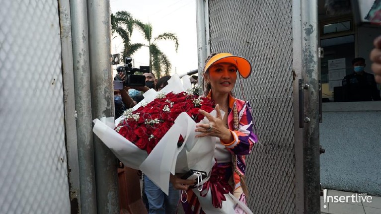 Indah sari Indah Sari