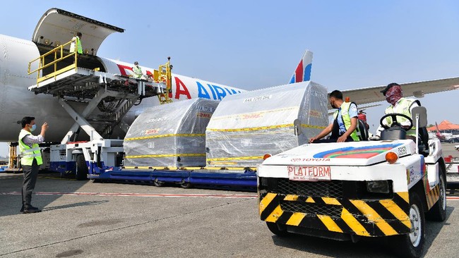 Kedatangan 1,2 juta vaksin Pfizer tersebut menjadikan Indonesia memiliki 220 juta dosis vaksin dari berbagai merek, baik dalam bentuk bulk maupun vaksin jadi.