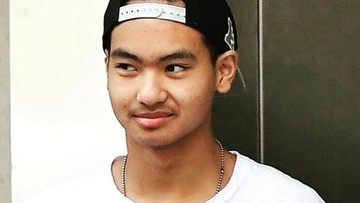 Berita Viral Selebriti dari InsertLive : Maddox Pilih Gunakan Nama Jolie, Jejak Brad Pitt Mulai Dihapus dari Identitas