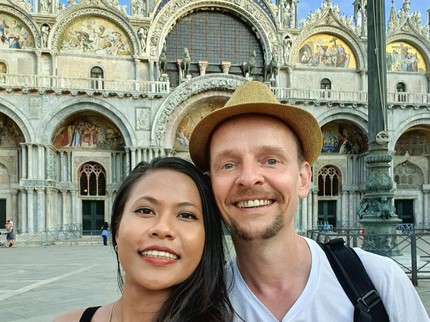 Kisah Wanita Ambon Tak Sengaja Ketemu Suami Bule Swiss yang Beda Usia 22 Tahun
