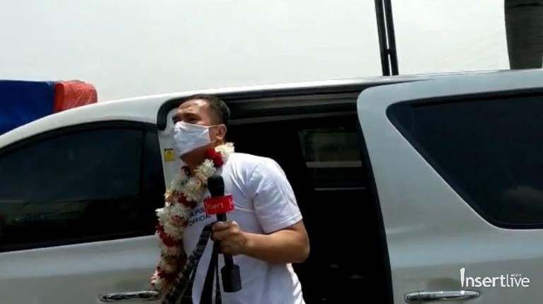Momen Saipul Jamil Pindah Mobil karena Ban Pecah Saat Menuju Serang Dul Jaelani berpenampilan beda dengan mengubah gaya rambutnya yang disebut mirip orang Korea. Yuk intip potretnya!