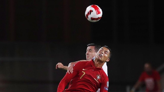 Dua gol sundulan Cristiano Ronaldo ke gawang Irlandia bisa menjadi petunjuk bagi winger Manchester United dalam bekerja sama dengan CR7.