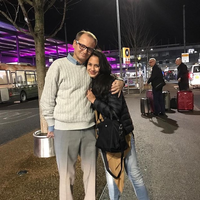 Potret Pevita Pearce Mengenang Kebersamaan dengan Sang Ayah Pevita Pearce masih berduka karena baru saja kehilangan sang ayah untuk selama-lamanya. Yuk intip potret kebersamaan mereka!