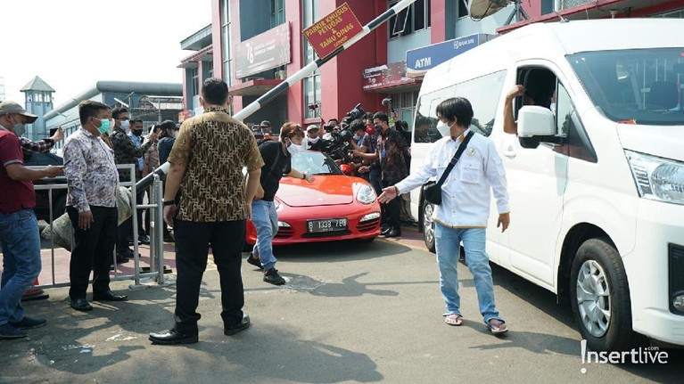 Potret Saipul Jamil Bebas dari Penjara Potret Saipul Jamil Bebas dari Penjara