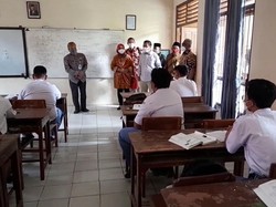 Pantau PTM di Brebes, DPRD Jateng Kaget Mayoritas Siswa Belum Divaksin